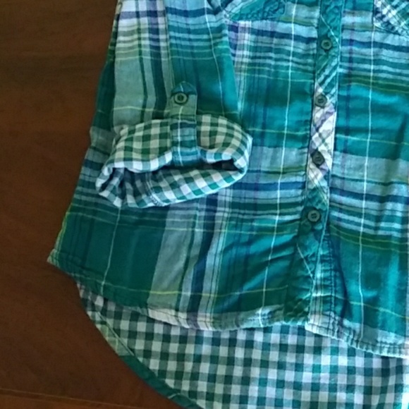 Button down - Picture 2 of 5